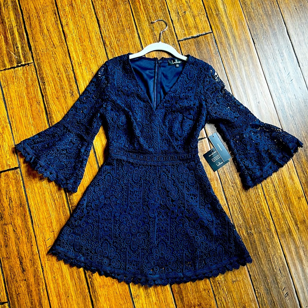 NWT Lulu’s Navy Blue Bell Sleeve Lace Dress